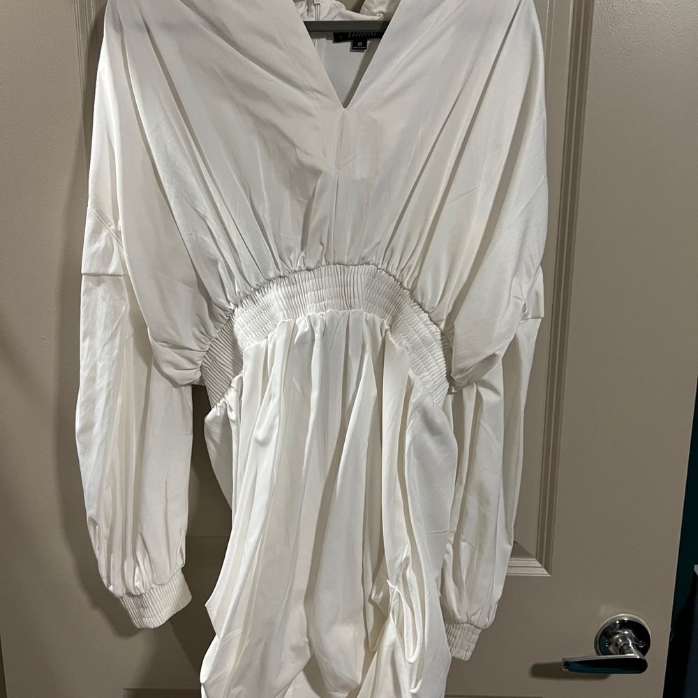 Elegant White V-Neck Dress